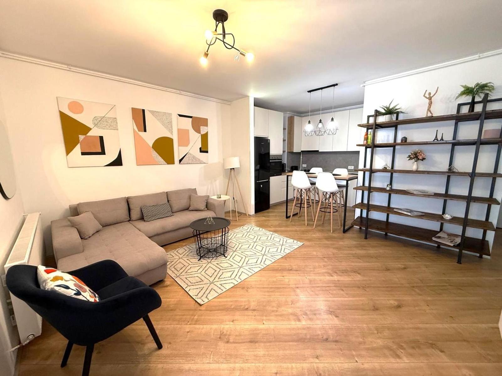 Luxury Pipera